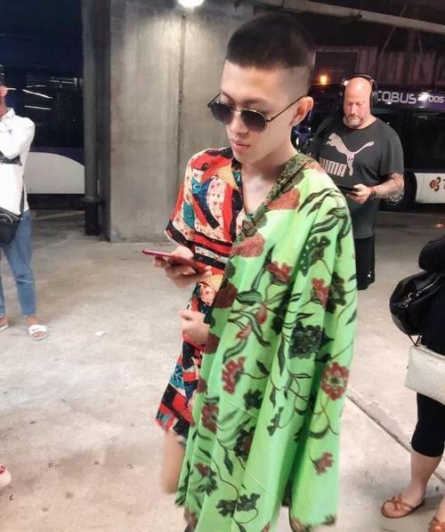 快手网红牌牌琦头型