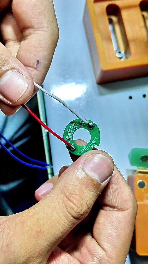 抖音电话卡马达转动