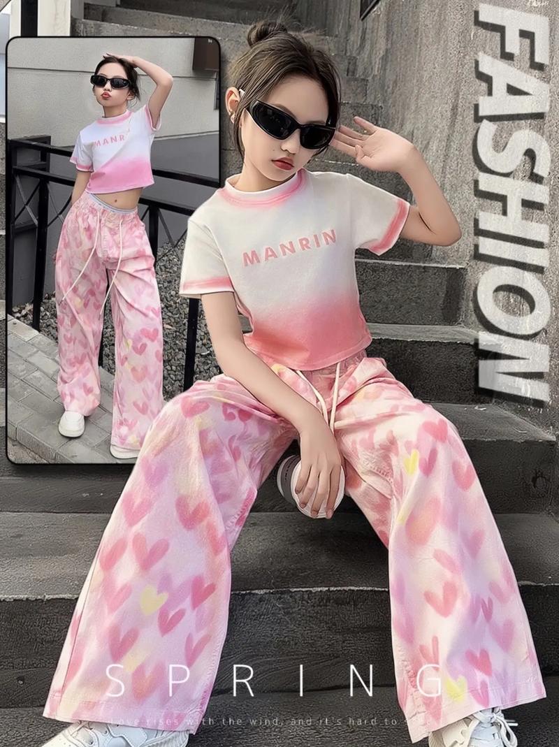 抖音粉红色上衣女孩