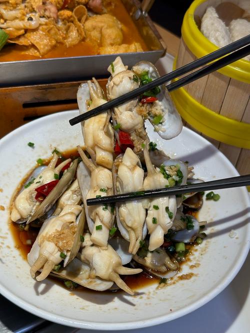 快手在海上渔船做饭