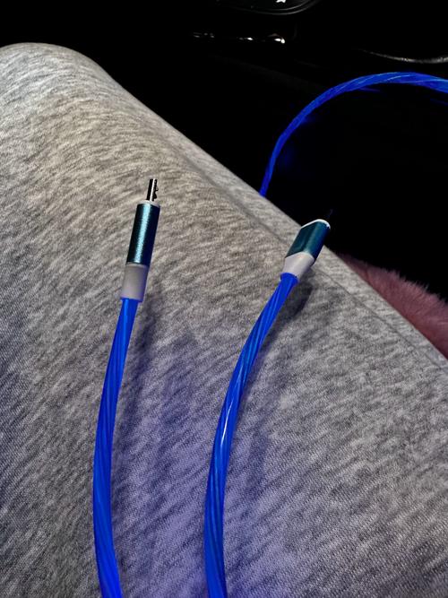 抖音上亮光的充电线