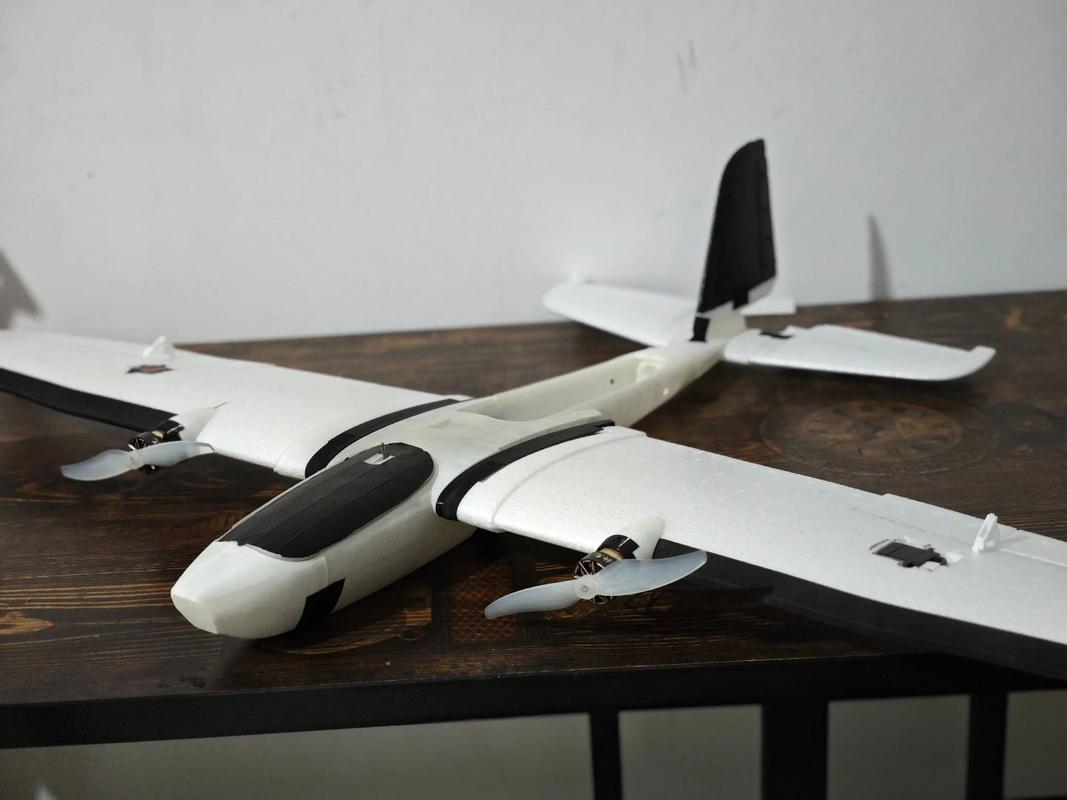 抖音上的甩飞机航模